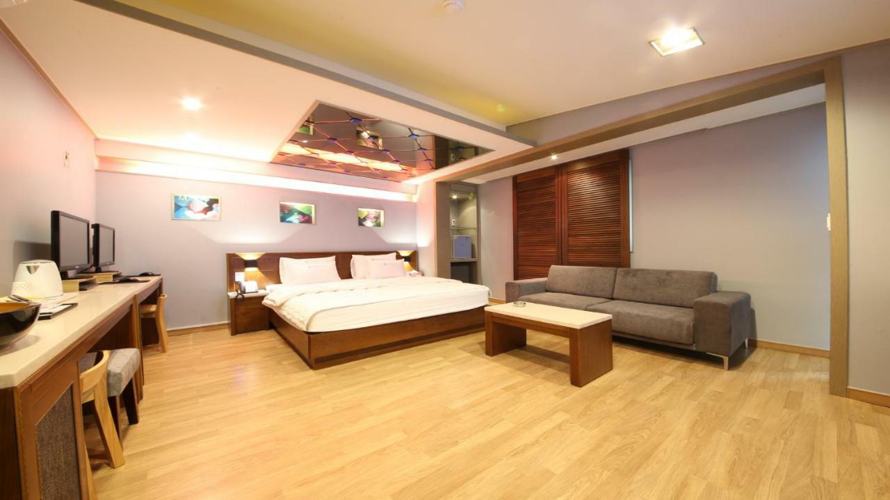 بوهانغ Hotel Palace المظهر الخارجي الصورة